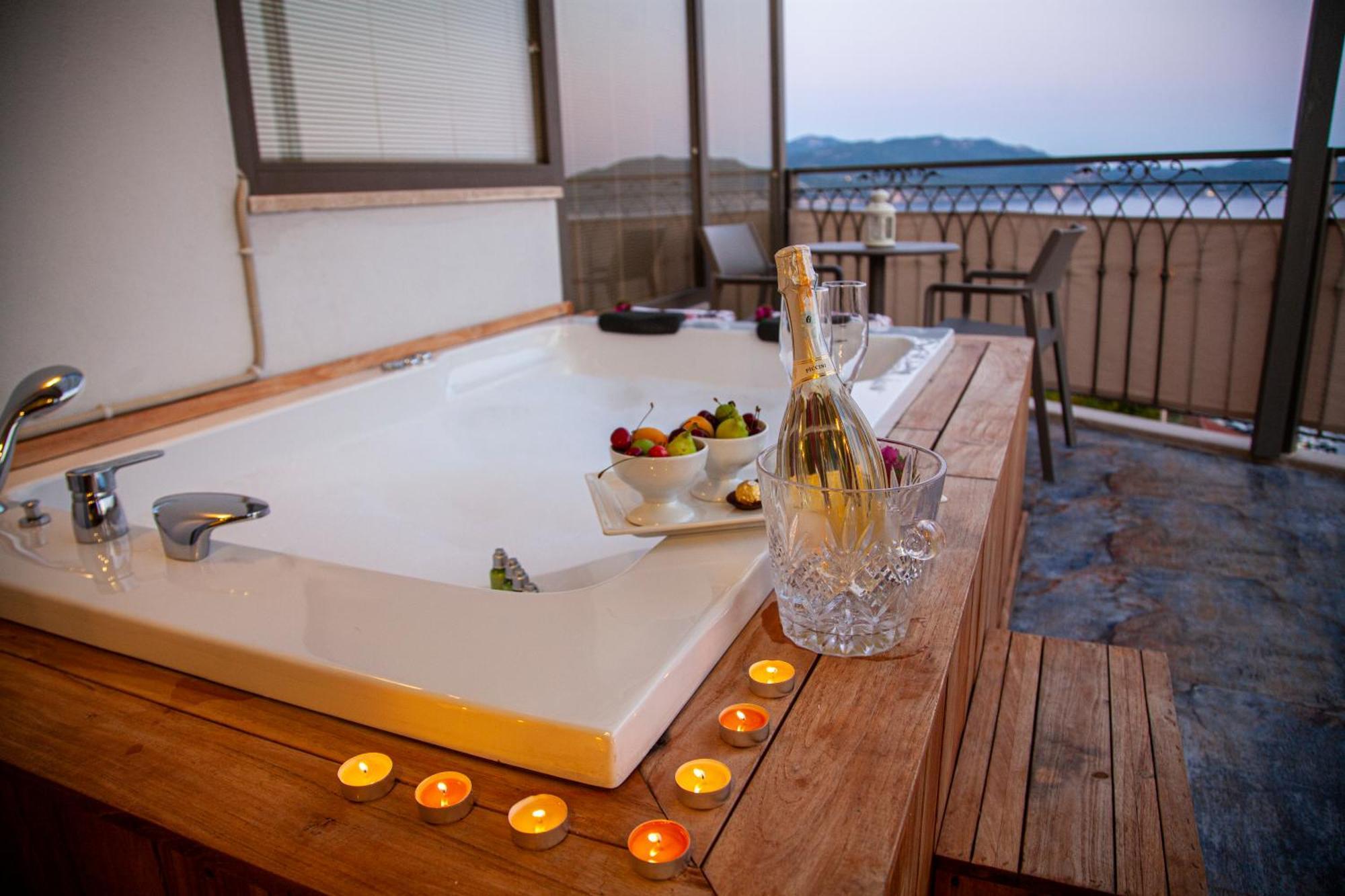 Noel Baba Hotel Каш Екстериор снимка