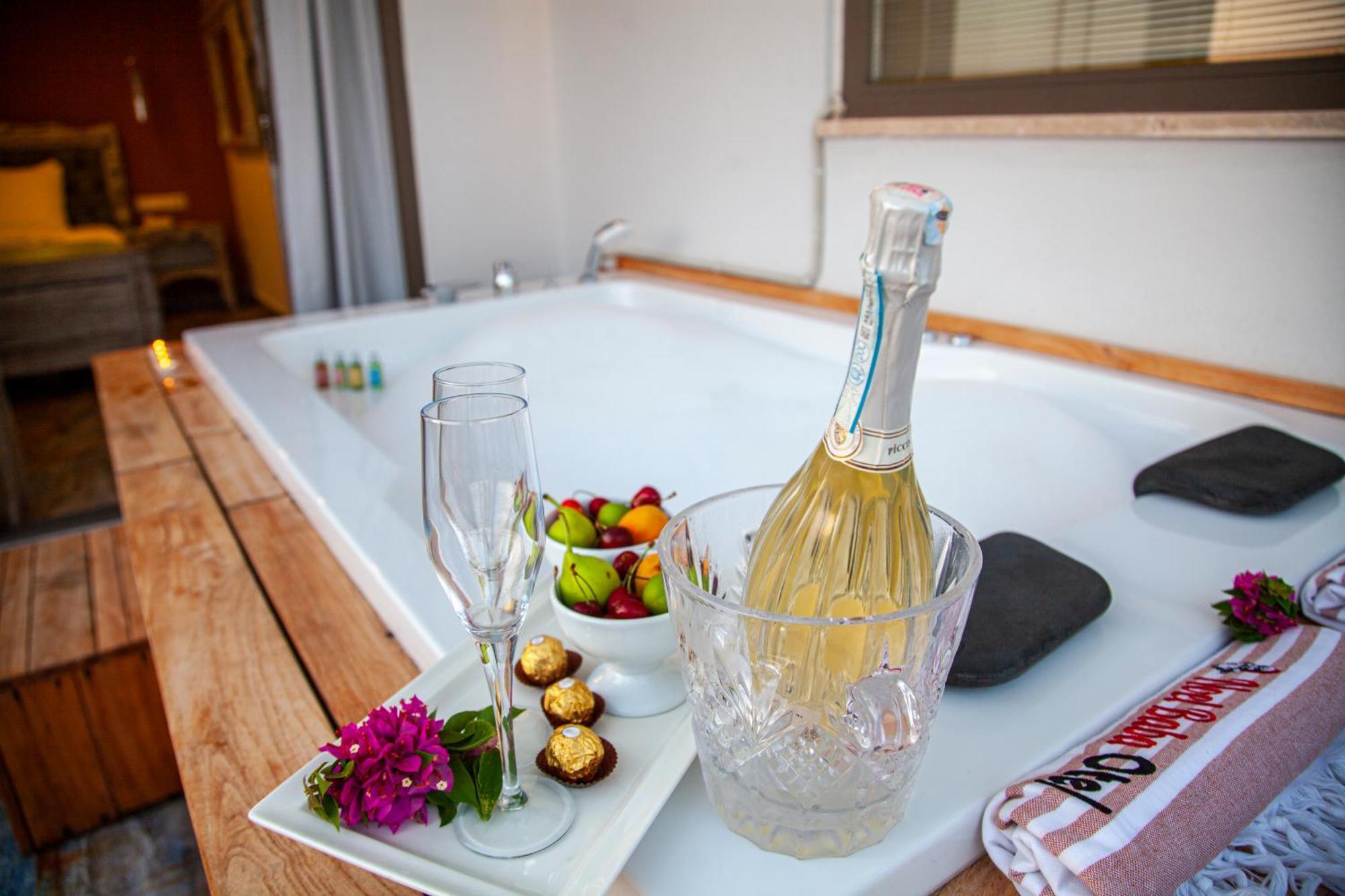 Noel Baba Hotel Каш Екстериор снимка